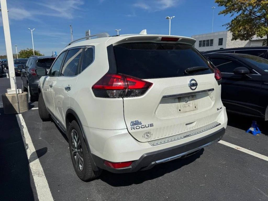 Used 2017 White Nissan SL image 4