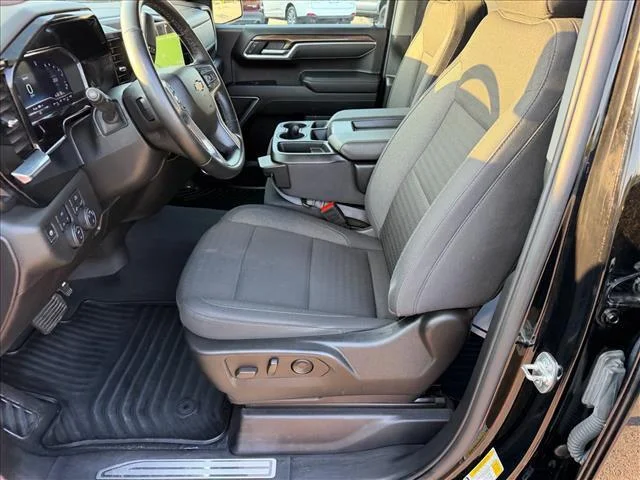 Used 2025 Black Chevrolet LT image 12