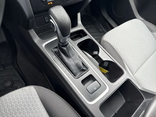 Used 2019 Blue Ford SE image 21
