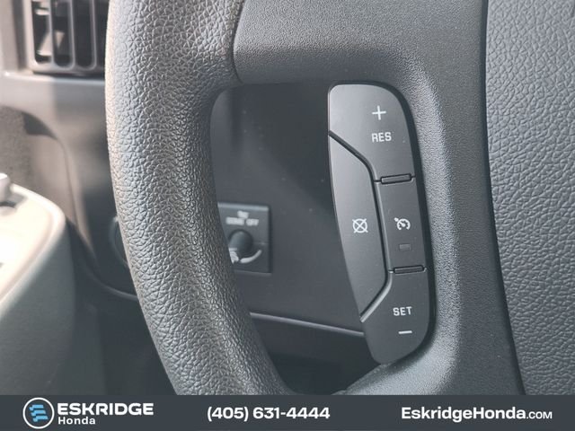 Used 2022 White GMC Work Van image 28
