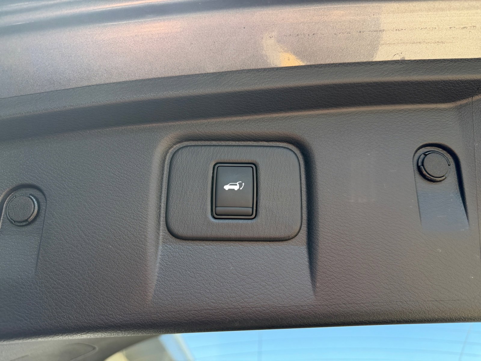 Used 2017 Gun Metallic Nissan Platinum image 39