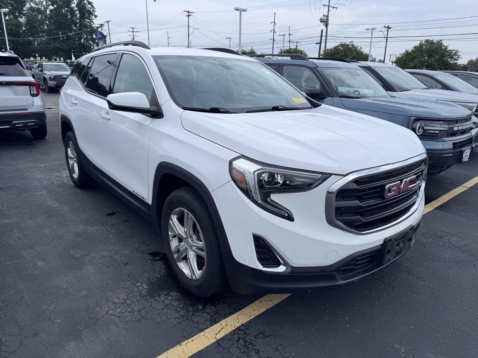 Used 2019 Summit White GMC SLE image 3
