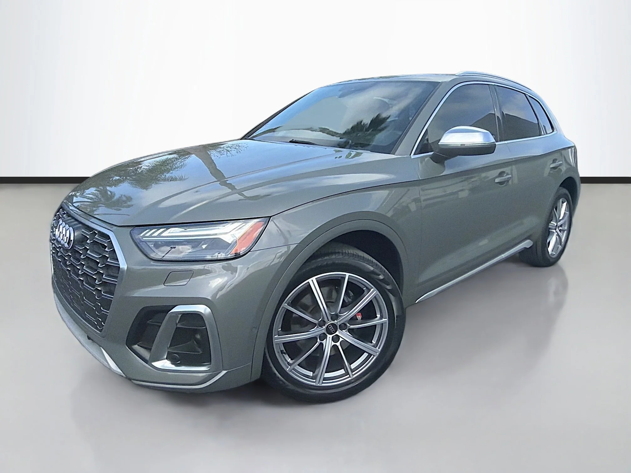 2023 Audi SQ5 Prestige's photo