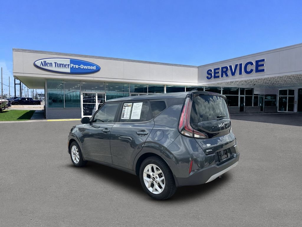 Used 2024 Gravity Gray Kia LX image 6