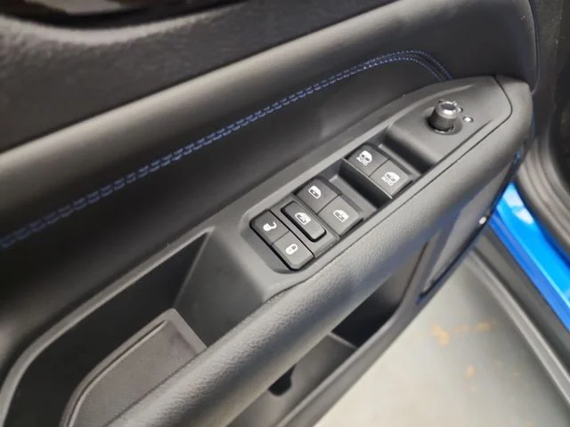 New 2026 Hydro Blue Pearl-Coat Exterior Paint Jeep Latitude image 16