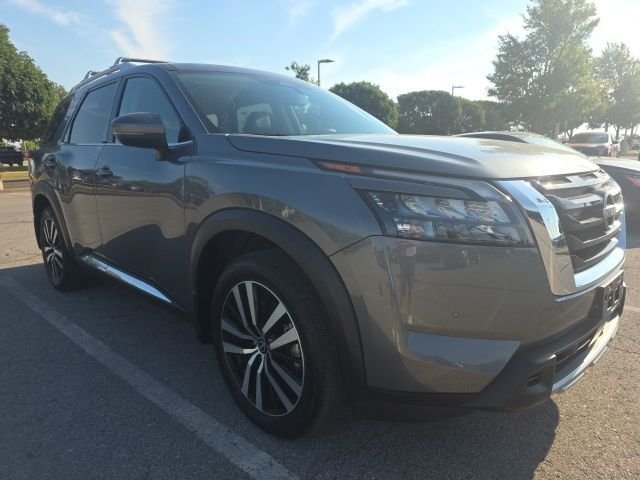 Used 2025 Gray Nissan Platinum image 1