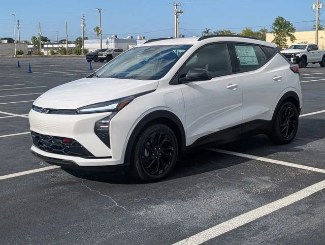New 2027 Summit White Chevrolet RS image 3