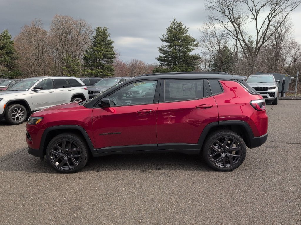New 2026 Red Hot Pearl-Coat Exterior Paint Jeep Limited image 6