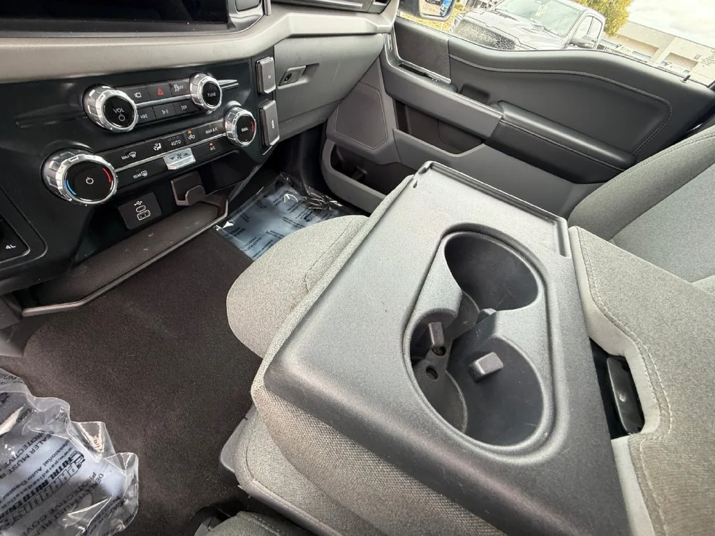 2025 Ford F-150 XLT - Photo 23