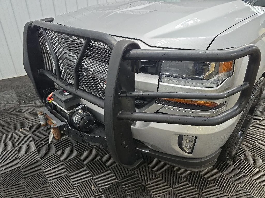 Used 2017 Silver Chevrolet LT image 10