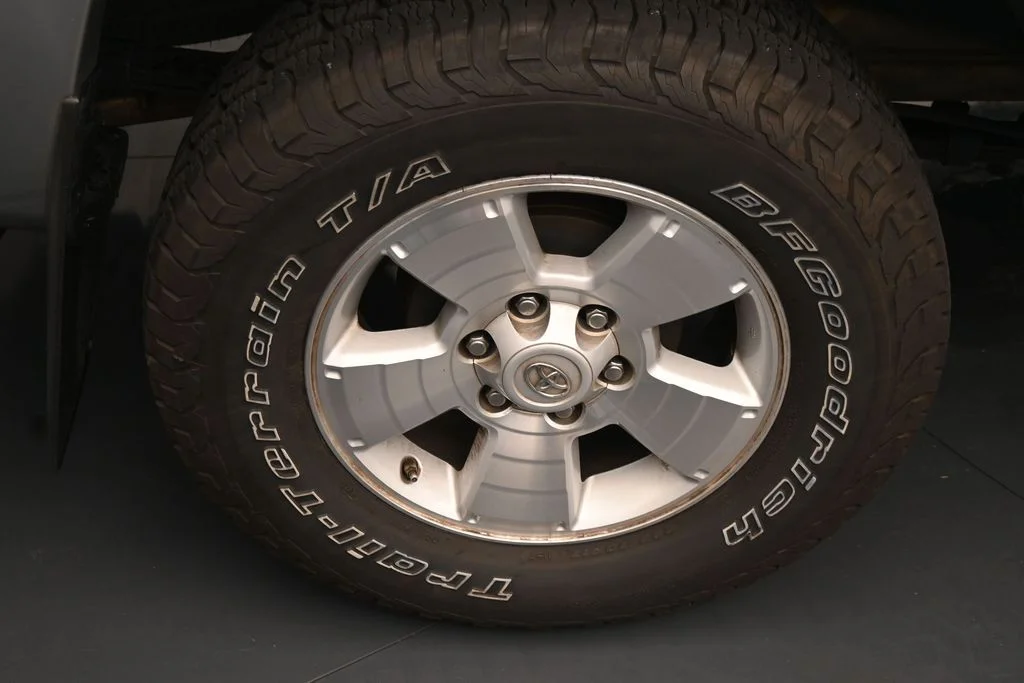 Used 2015 Silver Toyota Base image 10