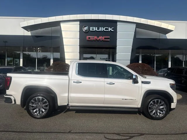 Used 2024 White GMC Denali image 36