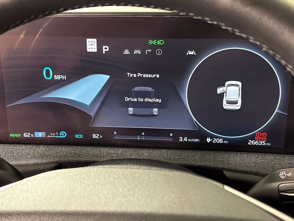Used 2023 Blue Kia Wind image 33