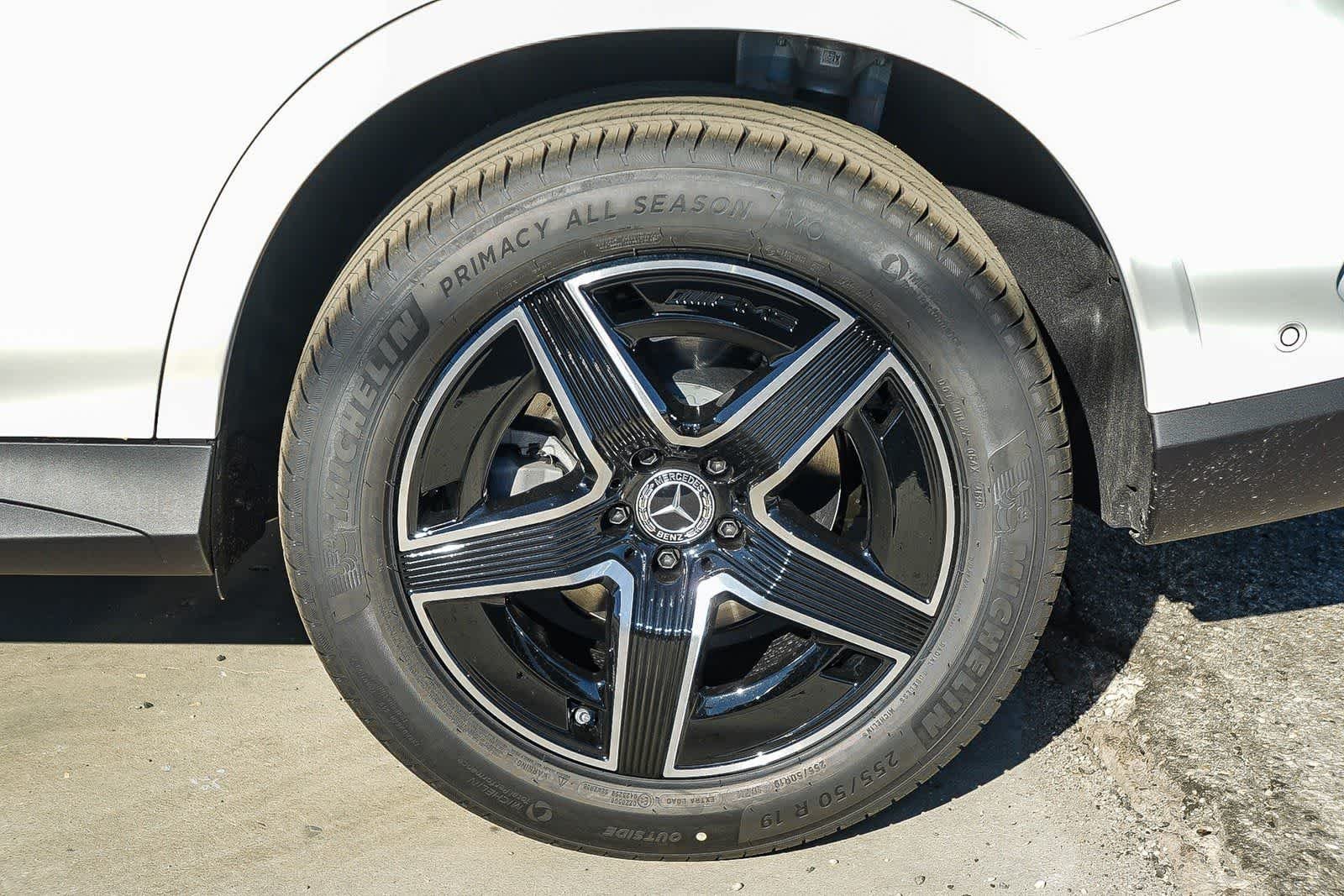 New 2026 Polar White Mercedes-Benz GLC 300 image 11