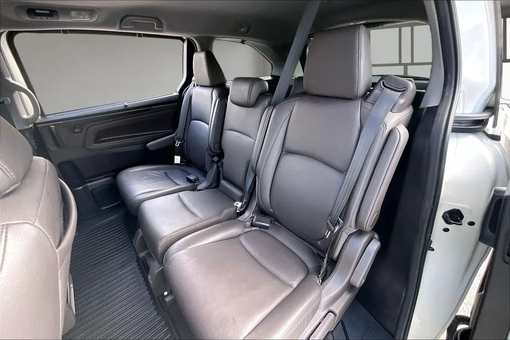 Used 2019 White Honda Touring image 22
