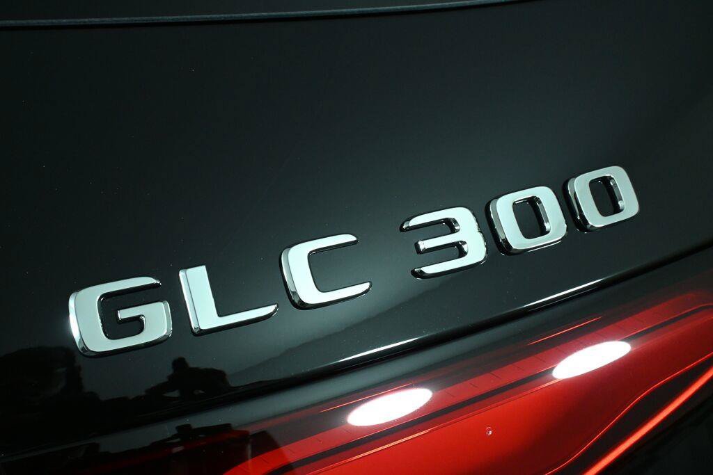 New 2027 Black Mercedes-Benz GLC 300 image 63