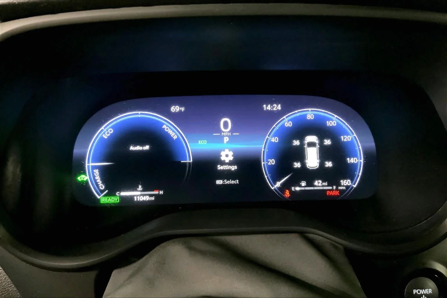 Used 2025 Ice Cap Toyota XSE image 26