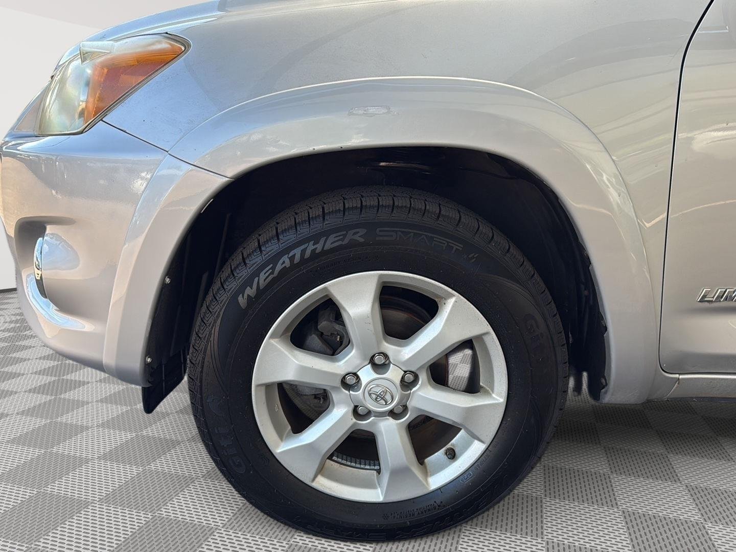 Used 2012 Classic Silver Metallic Toyota Limited image 54