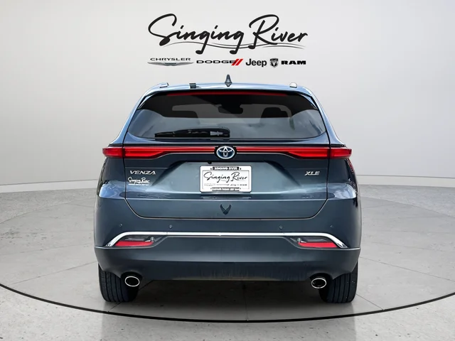 Used 2023 Gray Toyota XLE image 5