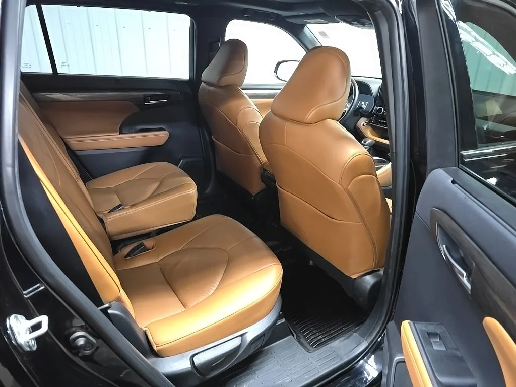 Used 2023 Black Toyota Platinum image 18