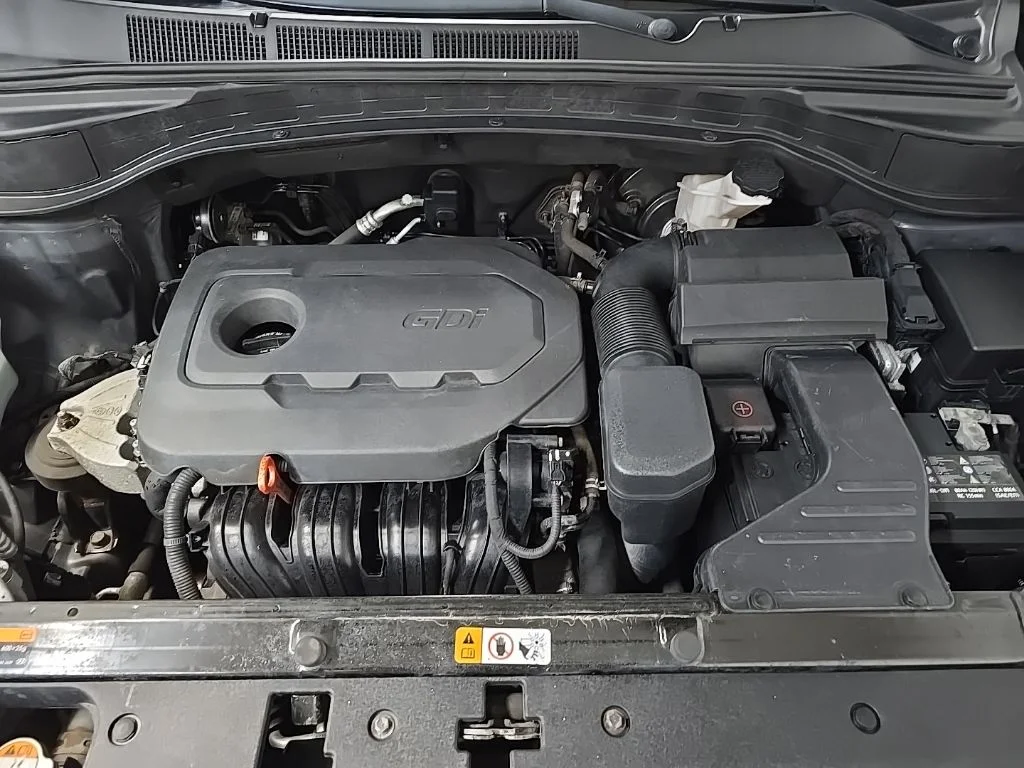Used 2017 Platinum Graphite Hyundai 2.4 Base image 12