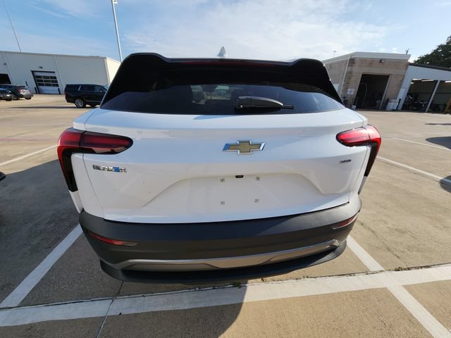 Used 2024 Summit White Chevrolet LT image 5