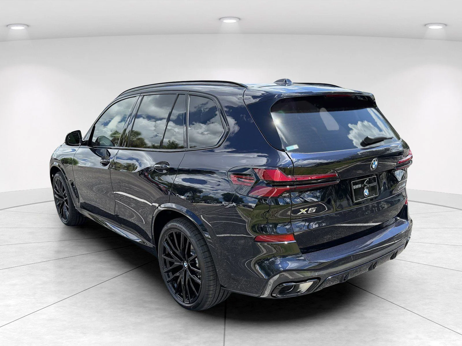 New 2026 Carbon Black Metallic BMW xDrive40i image 6
