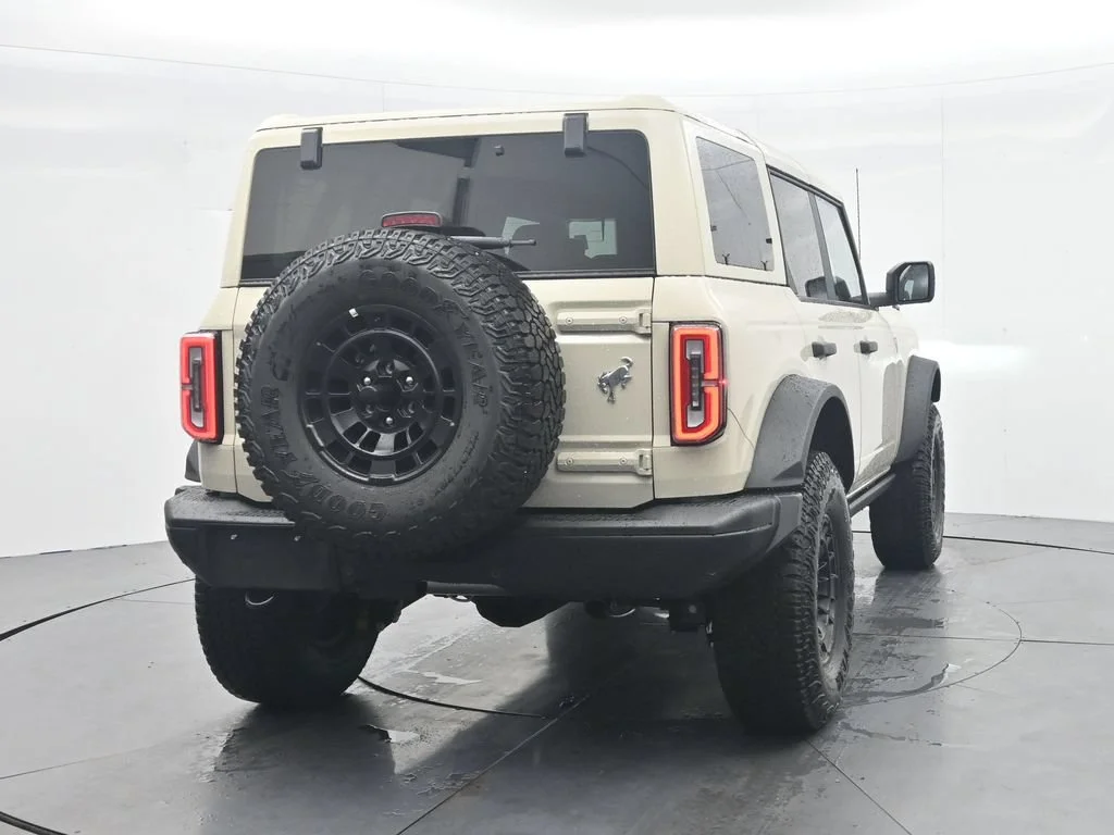 New 2026 Desert Sand Ford Badlands® image 8
