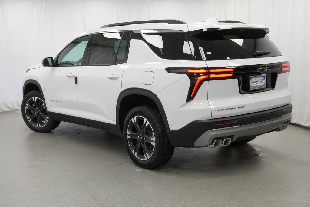 New 2027 Summit White Chevrolet LT image 5