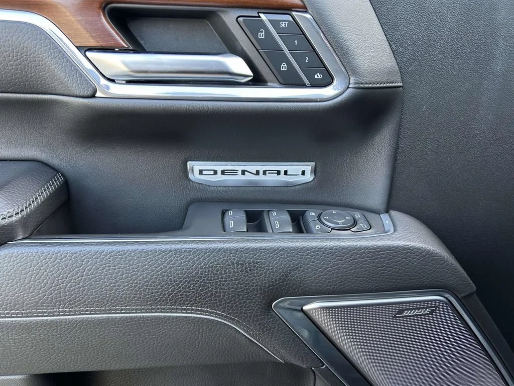 Used 2023 Onyx Black GMC Denali image 15