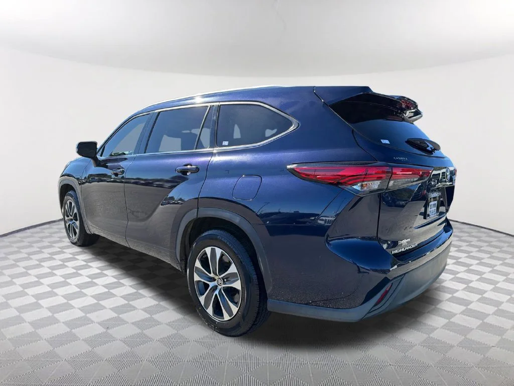 Used 2022 Blue Toyota XLE image 7