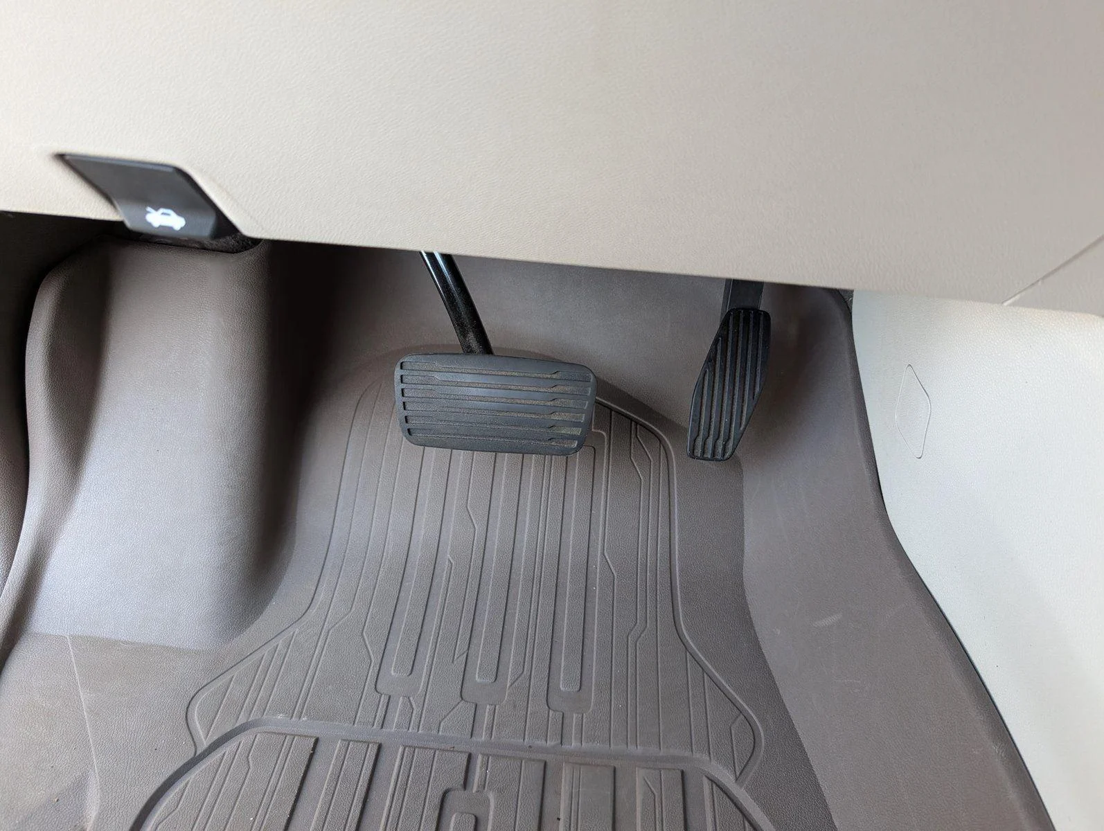 Used 2022 White Frost Tricoat GMC Denali image 30