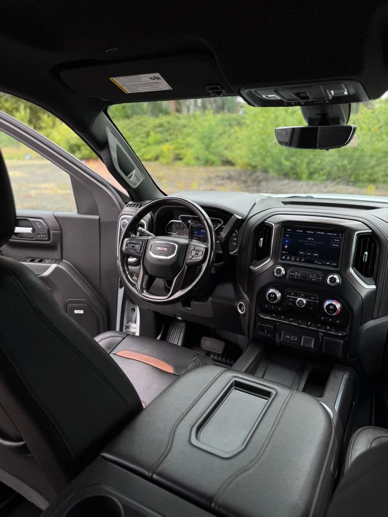 Used 2022 Summit White GMC AT4 image 28