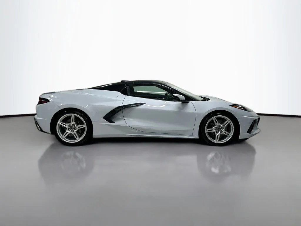Used 2024 White Chevrolet Stingray image 8