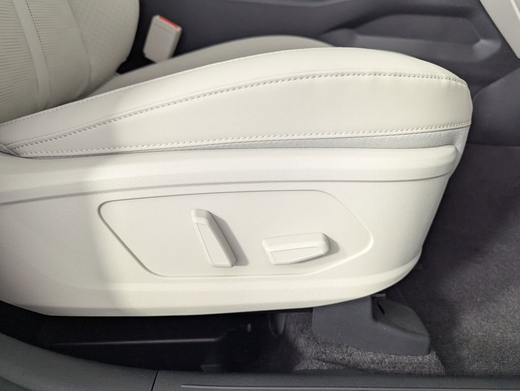 New 2026 Glacial White Pearl Kia EX image 39