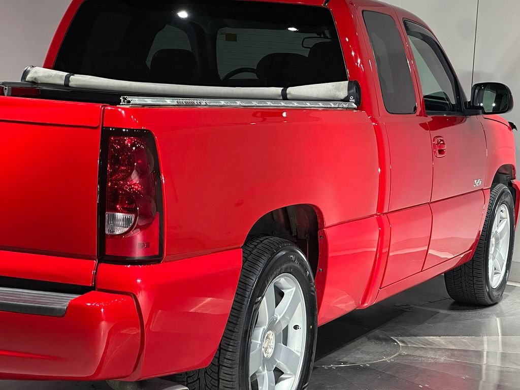 Used 2004 Victory Red Chevrolet NA image 31