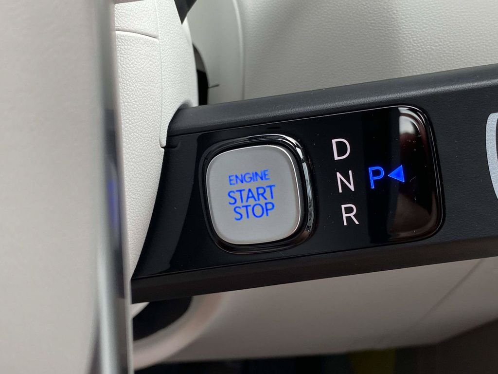 New 2026 White Hyundai Blue SEL Premium 8P image 22