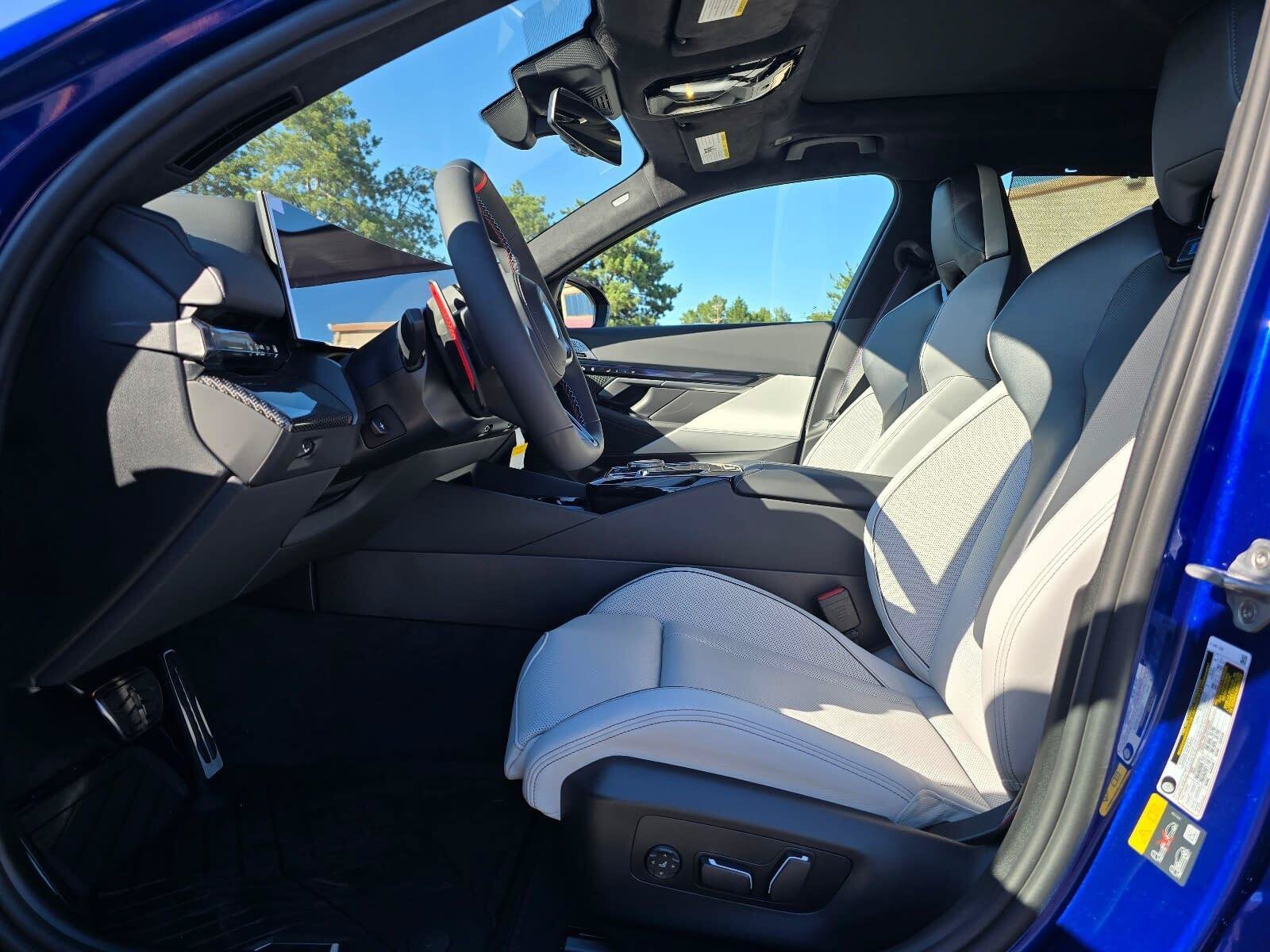 New 2027 Marina Bay Blue Metallic BMW Base image 12