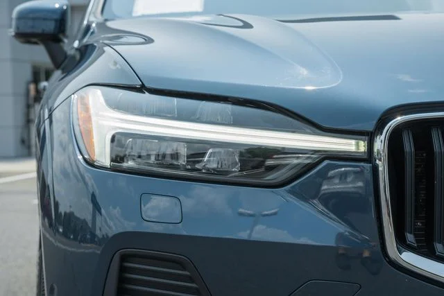 Used 2022 Denim Blue Volvo Momentum image 15