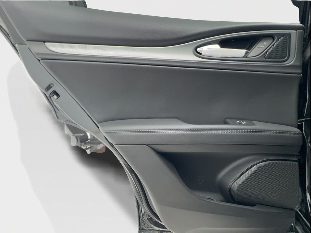 2025 Alfa Romeo Stelvio Base - Photo 39