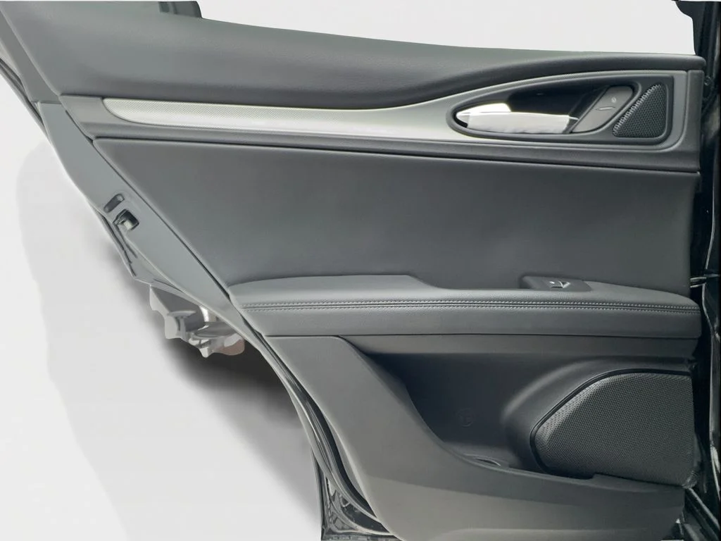 2025 Alfa Romeo Stelvio Base - Photo 39
