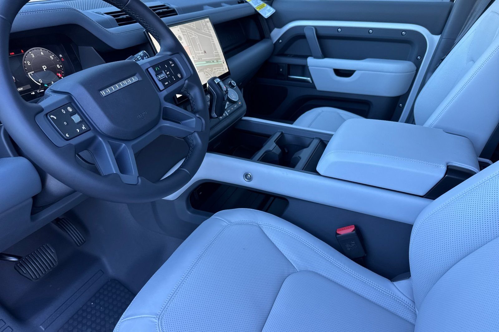 New 2026 Fuji White Land Rover X-Dynamic SE image 9
