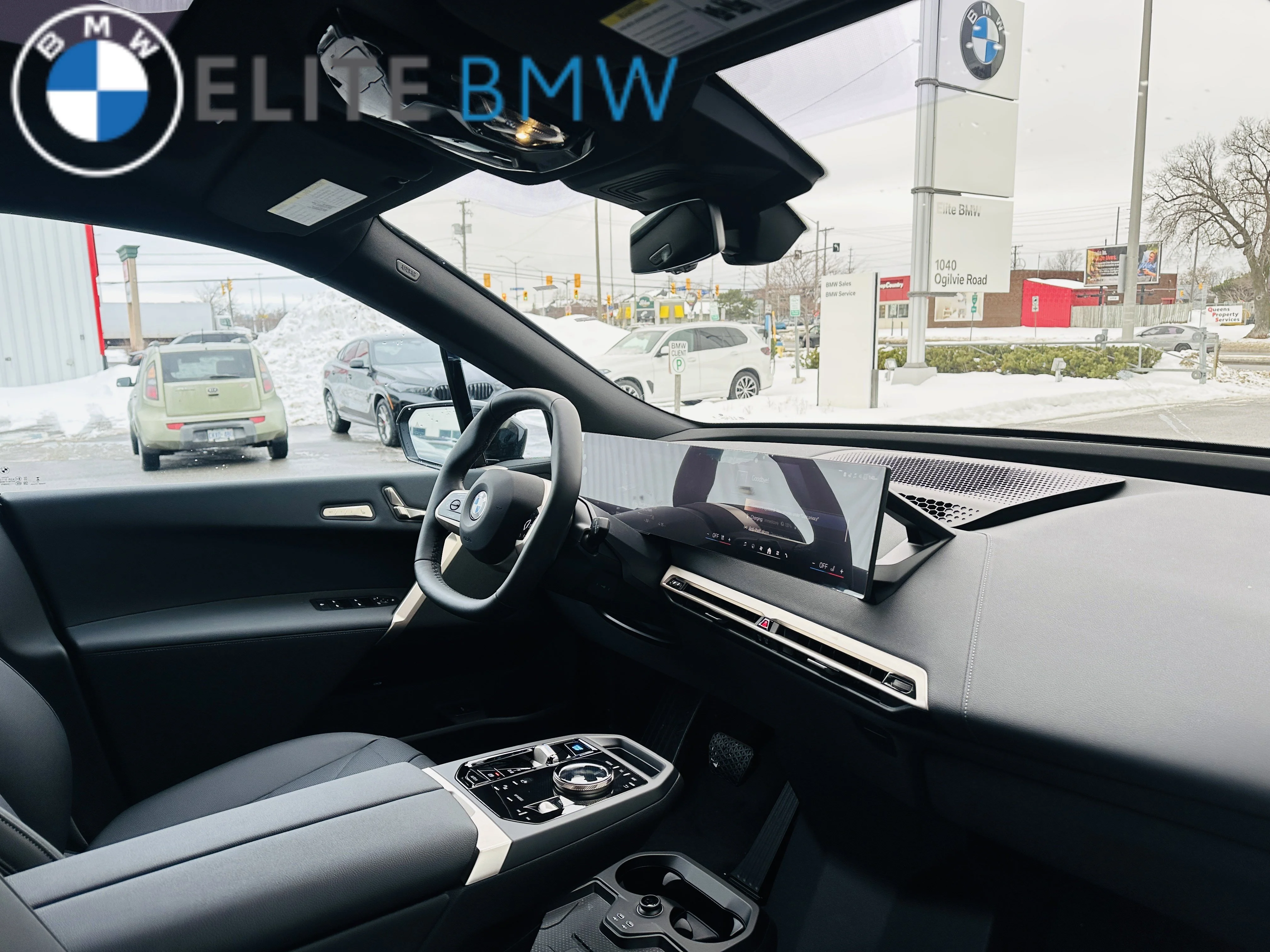 Used 2026 BLACK SAPPHIRE METALLIC BMW XDRIVE60 image 29