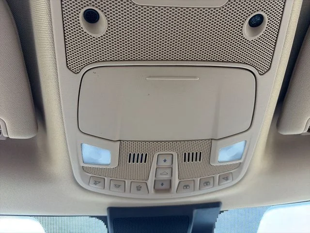 Used 2019 White Ford Lariat image 22