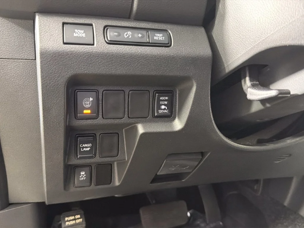 Used 2025 White Nissan Crew Cab SV 4x2 image 20
