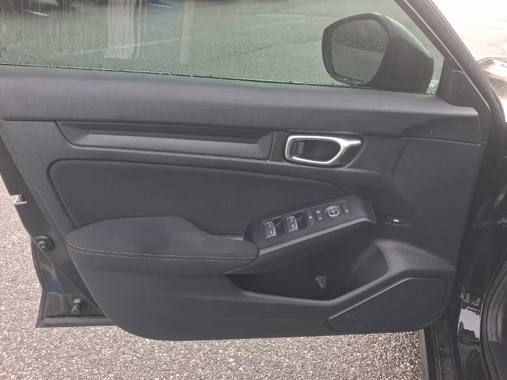 Used 2025  Honda Sport image 20