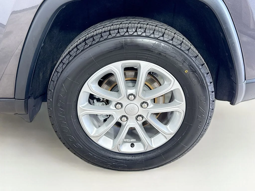 Used 2021 Gray Jeep Laredo E image 29
