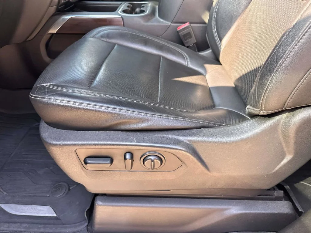 Used 2019 Black GMC SLT image 39