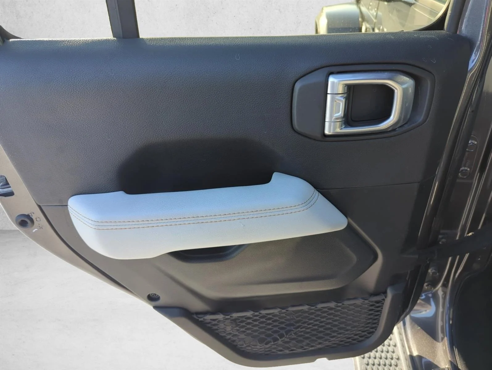 Used 2021 Granite Crystal Me Jeep Unlimited Sahara High Altitude image 9