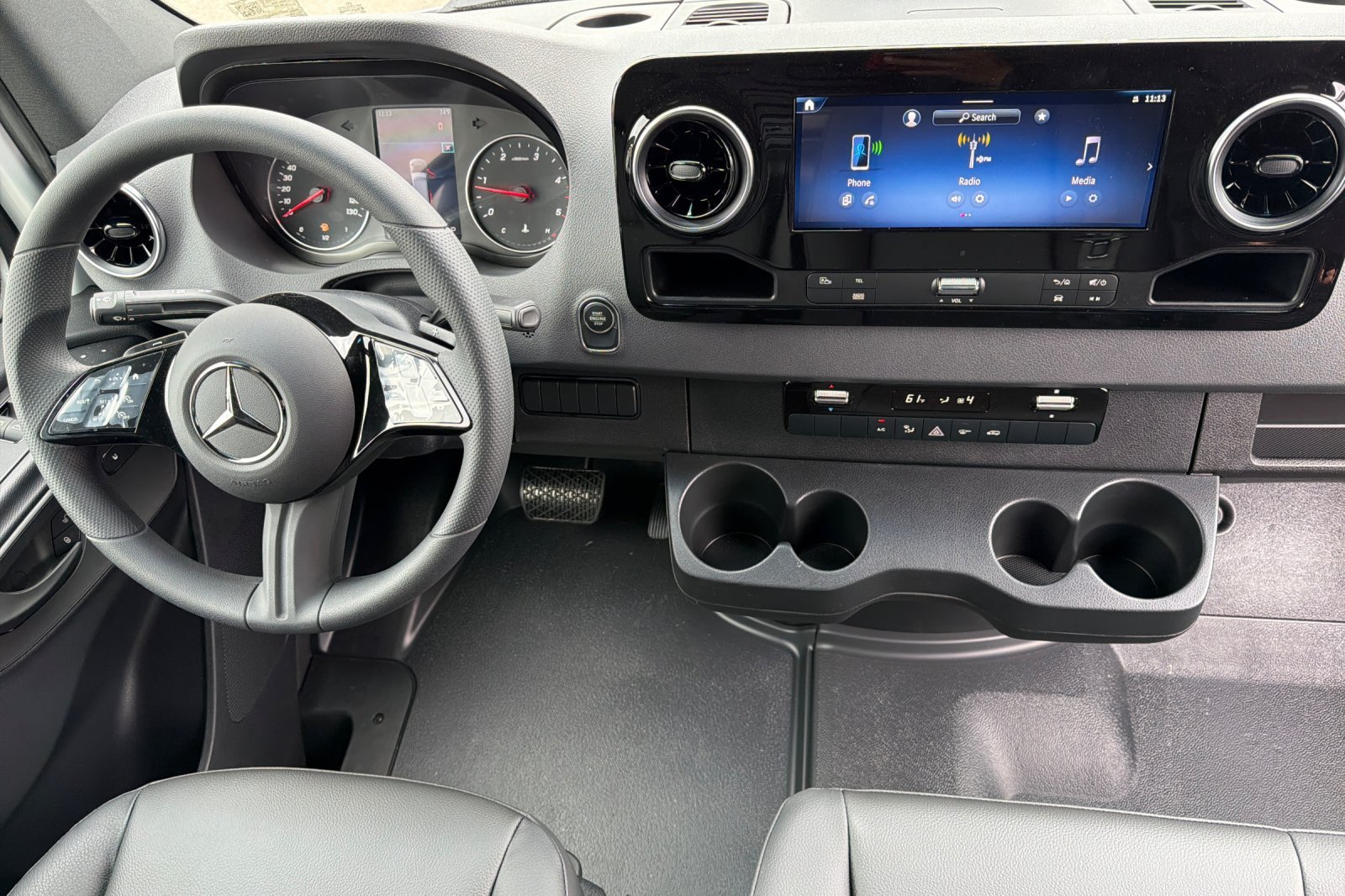 New 2026 Arctic White Mercedes-Benz Cargo 170 WB image 22